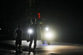Situaţie critică în Cuba, lovită de o nouă pană masivă de curent. Confruntată cu tensiuni sociale, Havana se declară „dispusă” să analizeze o propunere de ajutor din partea Statelor Unite