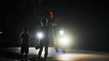 Situaţie critică în Cuba, lovită de o nouă pană masivă de curent. Confruntată cu tensiuni sociale, Havana se declară „dispusă” să analizeze o propunere de ajutor din partea Statelor Unite