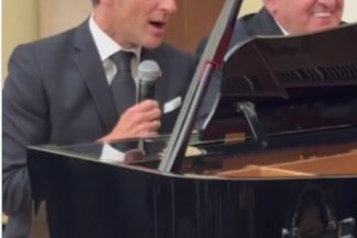 Emmanuel Macron a cântat „La Bohème” a lui Aznavour în timpul unui dineu de stat la Erevan – VIDEO