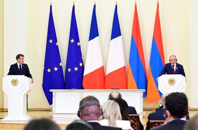 Macron şi Paşinian semnează, la Erevan, un parteneriat strategic care consolidează legăturile Franţei cu Armenia