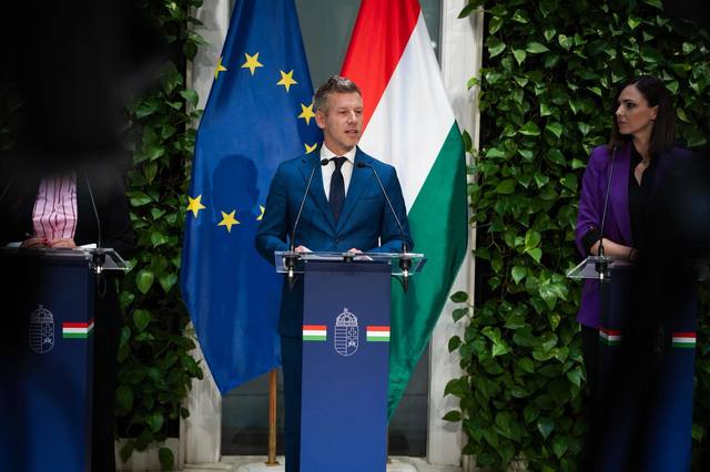 Peter Magyar vizitează Polonia în primul său turneu în străinătate în calitate de prim-ministru al Ungariei. El va călători cu trenul spre Varşovia pe o linie feroviară de mare viteză construită de „maleficul Bruxelles”