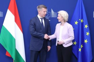 Premierul Peter Magyar a reuşit să convingă Bruxelles-ul să deblocheze 16 miliarde de euro din fondurile UE reţinute, dar până la obţinerea efectivă a banilor este cale lungă