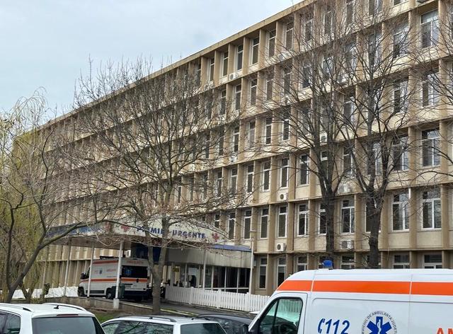Activitatea Secţiei de pediatrie a Spitalului Mangalia, suspendată. Trei medici sunt în concediu de creştere a copilului, al patrulea, în concediu fără plată. Manager: E o situaţie foarte gravă /Vara ar trebui detaşaţi medici pe Litoral, mai ales pediatri