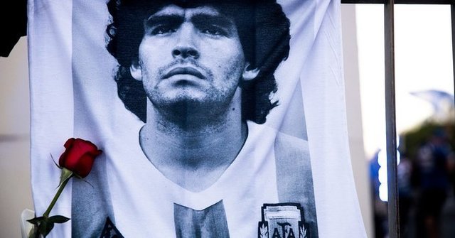 Diego Maradona suferea de „tulburare bipolară” şi de „tulburare de personalitate narcisistă”, dezvăluie un psiholog judecat în legătură cu moartea sa