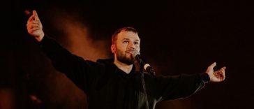 Jandarmeria Română: Vom avea drone care vor monitoriza punctele de control acces de la concertul lui Max Korzh / Un elicopter va oferi sprijin aerian – ISU: Echipaje medicale se vor afla în zona terenului, cât mai aproape de participanţii la concert