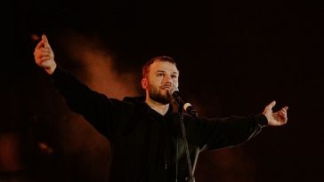 Jandarmeria Română: Vom avea drone care vor monitoriza punctele de control acces de la concertul lui Max Korzh / Un elicopter va oferi sprijin aerian – ISU: Echipaje medicale se vor afla în zona terenului, cât mai aproape de participanţii la concert