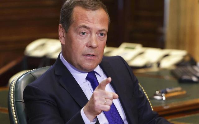 Dronă prăbuşită în Galaţi – Dmitri Medvedev, mesaj ameninţător: „S-a terminat cu liniştea!”