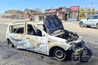 Cel puţin patru morţi şi 16 răniţi, trei în stare gravă, în estul Ucrainei, într-un atac cu rachetă în oraşul Merefa, în Harkov. Case, imobile rezidenţiale, magazine şi o staţie de alimentare cu carburant, avariate