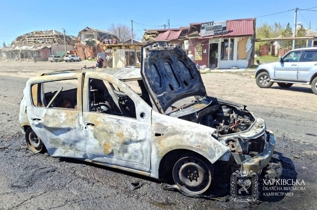 Cel puţin patru morţi şi 16 răniţi, trei în stare gravă, în estul Ucrainei, într-un atac cu rachetă în oraşul Merefa, în Harkov. Case, imobile rezidenţiale, magazine şi o staţie de alimentare cu carburant, avariate