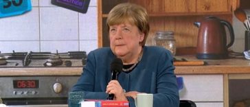 Merkel critică, într-un interviu la WDR, lipsa eforturilor diplomatice ale Uniunii Europene cu Rusia. ”Şi noi contăm”, ”nu este suficient” ca doar Trump să menţină contactul cu Rusia. Nici prin cap nu i-ar fi trecut să trimită un mediator la Minsk