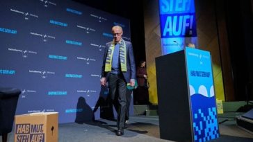 Merz îi sfătuieşte, în plin conflict cu Trump, pe tineri să nu se ducă la studii şi să muncească în SUA. ”Acolo s-a dezvoltat dintr-o dată o anumită atmosferă socială”. El se declară un ”mare admirator” al SUA, dar admiraţia ”nu(-i) creşte în acest moment