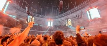 Metallica la Bucureşti – James Hetfield: “Toţi faceţi parte din familia Metallica! Fiţi buni unii cu alţii!”/ Robert Trujillo a interpretat, în română, “Cine eşti tu, oare?” a formaţiei Compact/ FOTO