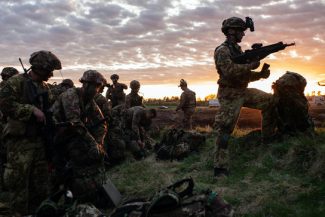 Reuters: NATO va consolida apărarea flancului său estic cu o nouă structură