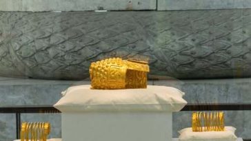 MNIR – Mai mult de 9.000 de vizitatori au admirat coiful de la Coţofeneşti şi brăţările dacice în perioada 22 aprilie-3 mai