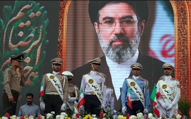 Liderul suprem iranian, ayatollahul Mojtaba Khamenei, acuză SUA şi Israelul că vor ”să pună naţiunea în genunchi”