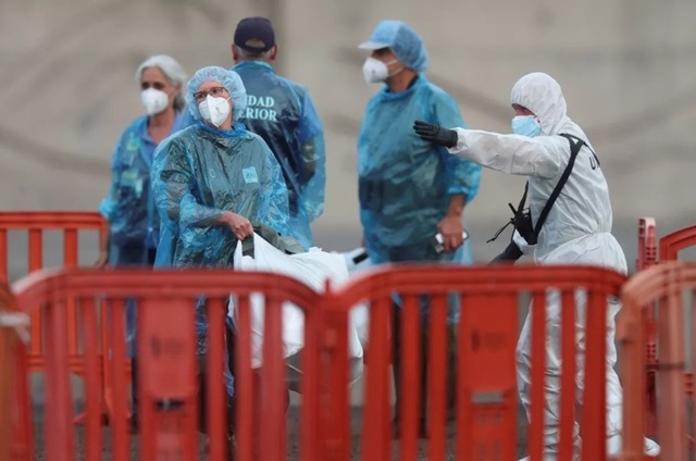 Şaptesprezece americani repatriaţi în SUA, inclusiv un caz confirmat şi un caz suspectat de hantavirus
