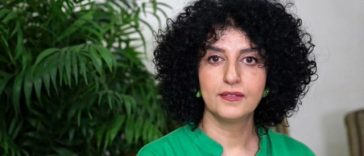 Narges Mohammadi, laureată a Premiului Nobel, se află într-un spital din Iran după o „criză cardiacă” / A fost transferată din închisoare la unitatea medicală