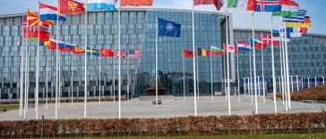 NATO afirmă că „lucrează” cu Statele Unite pentru a „înţelege mai bine” decizia privind retragerea trupelor din Germania