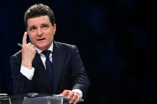 Preşedintele Nicuşor Dan a sesizat la CCR modificările la Ordonanţa privind guvernanţa corporativă a întreprinderilor publice: Se deschide calea unor cheltuieli nelimitate, ce ar urma a fi realizate în mod arbitrar în cadrul companiilor