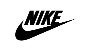 Nike, dată în judecată de consumatori pentru că nu returnează costurile tarifelor vamale