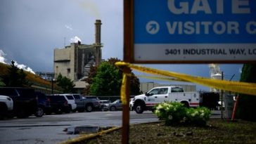 Bilanţul victimelor accidentului de la fabrica americană de hârtie de la Longview creşte la opt morţi şi trei dispăruţi, după descoperirea altor şase cadavre. Apa potabilă şi aerul din zonă nu au fost contaminate, anunţă autorităţile