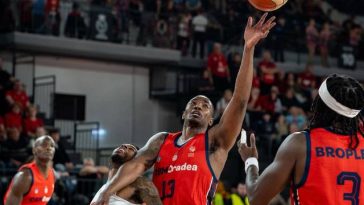 Baschet masculin: CSM Oradea, a treia victorie cu Dinamo Bucureşti şi este prima finalistă a Ligii Naţionale