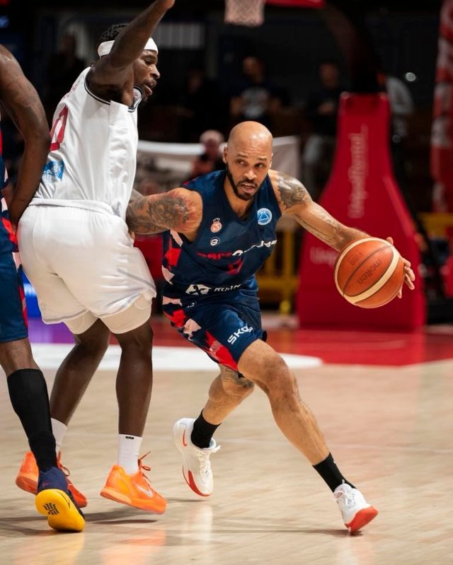 Baschet masculin: CSM Oradea – Dinamo Bucureşti, scor 93-89, în primul meci din semifinalele Ligii Naţionale