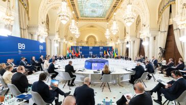 Declaraţia Comună a Summitului B9 şi al Aliaţilor Nordici de la Bucureşti: Rusia este şi va rămâne cea mai semnificativă şi directă ameninţare pe termen lung / NATO trebuie să se concentreze asupra apărării colective / Ungaria, abţinere constructivă