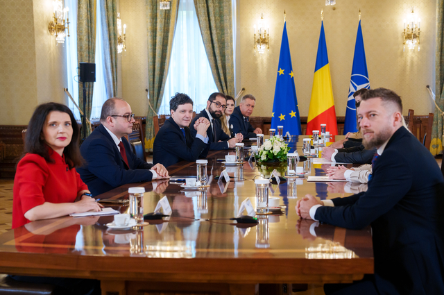 Consultări la Cotroceni – Preşedintele Nicuşor Dan a discutat cu parlamentarii neafiliaţi despre o posibilă asigurare a stabilităţii guvernamentale / Şeful statului a apreciat deschiderea spre dialog şi a subliniat necesitatea unei bune colaborări