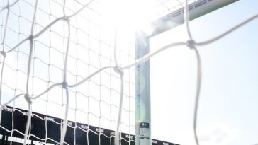 Tehnicianul Scott Parker pleacă de la Burnley