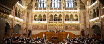 Parlamentul de la Budapesta a aprobat legea prin care Ungaria rămâne membră a Curţii Penale Internaţionale, inversând o decizie a fostului premier Viktor Orban