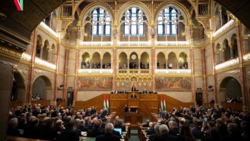 Parlamentul de la Budapesta a aprobat legea prin care Ungaria rămâne membră a Curţii Penale Internaţionale, inversând o decizie a fostului premier Viktor Orban