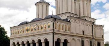 Înaltpreasfinţitul Părinte Casian, Arhiepiscopul Dunării de Jos, va săvârşi Slujba Privegherii în Catedrala Patriarhală, de Sfinţii Constantin şi Elena / Programul hramului istoric