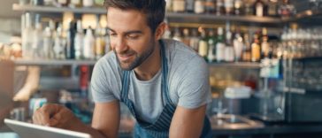 Eurostat: 21% dintre persoanele angajate din Uniunea Europeană au lucrat în weekend în 2025 / Domeniile cele mai frecvente unde s-a lucrat în weekend