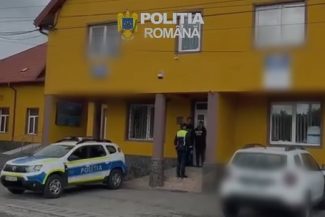 Braşov: Percheziţii într-un dosar în care reprezentanţi ai Primăriei Părău sunt suspectaţi că au renovat şi au atribuit ilegal imobile care aparţin instituţiei – VIDEO