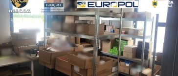Grupare care promova şi vindea ”suplimente alimentare” despre care susţinea că pot vindeca boli grave, destructurată de poliţişti şi procurorii DIICOT/ Prejudiciul se ridică la milioane de euro/ Unii dintre clienţi renunţau la tratamentul clasic