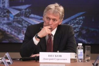 Kremlinul acuză Armenia că îi oferă o platformă preşedintelui ucrainean Zelenski