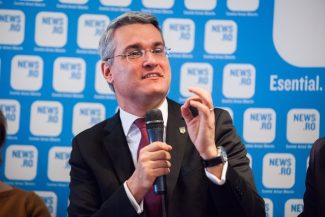 Ministrul interimar al Muncii, Dragoş Pîslaru, mesaj de 1 Mai, Ziua internaţională a Muncii: Mi-ar plăcea cu toţii să stăm să muncim şi nu să şobolănim prin Parlament cu moţiuni de cenzură