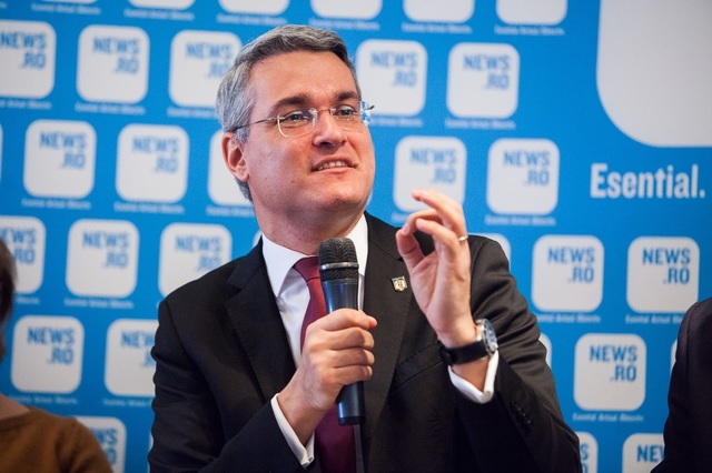 Ministrul interimar al Muncii, Dragoş Pîslaru, mesaj de 1 Mai, Ziua internaţională a Muncii: Mi-ar plăcea cu toţii să stăm să muncim şi nu să şobolănim prin Parlament cu moţiuni de cenzură