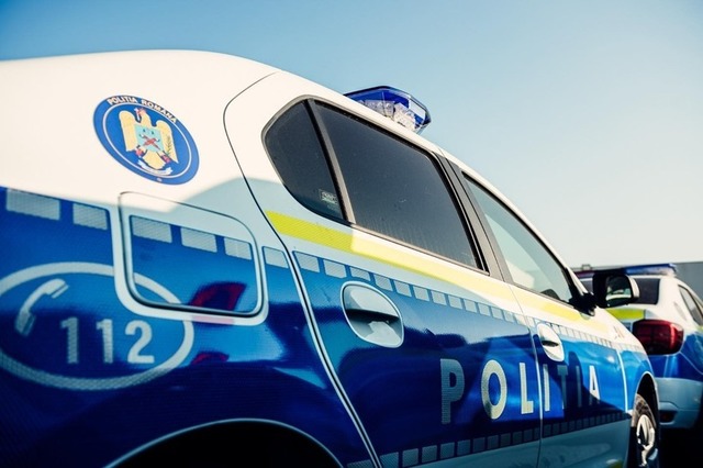 Un agent de pază a murit, după ce a căzut de la înălţime într-un mall din Braşov / Reprezentanţii societăţii comerciale colaborează cu autorităţile pentru lămurirea incidentului