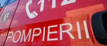 Tulcea: Incendiu puternic la o pensiune din Murighiol/ Din cauza vântului, focul s-a extins şi la o altă unitate de cazare din apropiere/ Nu sunt persoane surprinse de incendiu