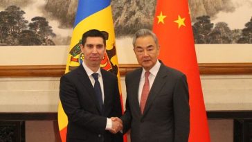 Mihai Popşoi, ministrul de externe al R. Moldova, se află în China. După ce i-a găzduit pe Trump şi Putin, Beijingul transmite că „preţuieşte” şi vrea să aprofundeze relaţiile cu Chişinăul, respectându-i opţiunea proeuropeană