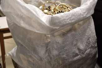 ANAF Antifraudă a confiscat 18 kilograme de aur de la o casă de amanet din Timişoara, în valoare de peste nouă milioane lei/ Metalul preţios provenea  din contracte pe care societatea nu le înregistra legal