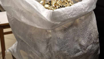 ANAF Antifraudă a confiscat 18 kilograme de aur de la o casă de amanet din Timişoara, în valoare de peste nouă milioane lei/ Metalul preţios provenea din contracte pe care societatea nu le înregistra legal