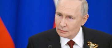 Ucraina şi Rusia s-au acuzat reciproc de încălcarea armistiţiului anunţat de Donald Trump. Putin spune că Moscova nu a primit nicio propunere din partea Kievului în privinţa schimbului de prizonieri