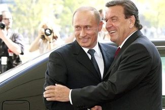 Germania se arată sceptică faţă de propunerea lui Putin privind implicarea fostului cancelar Schroeder în negocierile de pace din Ucraina