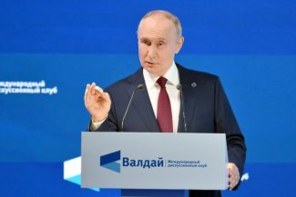 Putin a ordonat un armistiţiu unilateral pe 8 şi 9 mai. Moscova ameninţă Kievul cu un „atac masiv cu rachete” în cazul încălcării sale