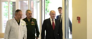 Kremlinul, îngrijorat, întăreşte măsurile de securitate în jurul lui Putin în urma unor asasinate şi a temerilor legate de o lovitură de stat pusă la cale de Serghei Şoigu, potrivit unui raport obţinut de CNN