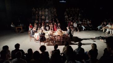 Craiova International Shakespeare Festival – „Regele Lear”, de Silviu Purcărete, un spectacol dens, dur, cu sensuri/ FOTO