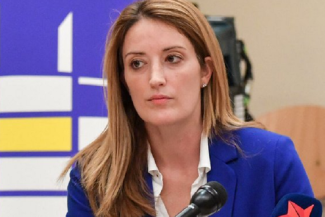 Roberta Metsola a fost informată de Nicuşor Dan despre situaţia din România, la Summitul de la Erevan, s-a convenit o amânare a vizitei în România / Decizia şefului statului de a nu mai ţine recepţia de Ziua Europei, pe fondul crizei – surse